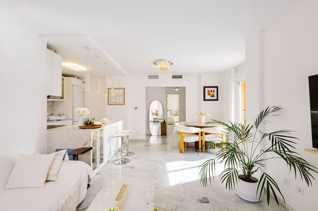 Piso de 2 habitaciones en Manilva en venta con piscina garaje - 370.000 € (Ref: 10173171)