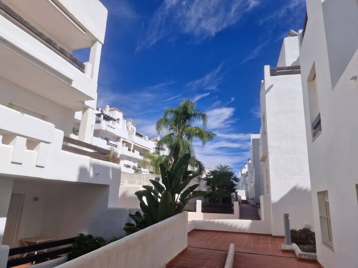 3 soveværelse Lejlighed til salg i Estepona med swimmingpool garage - € 320.000 (Ref: 10176342)