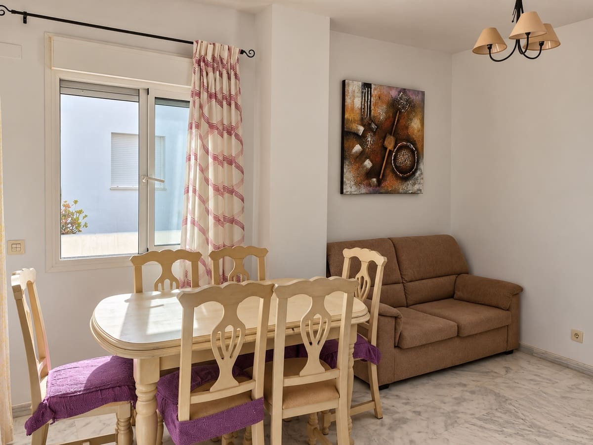 3 soveværelse Lejlighed til salg i Estepona med swimmingpool garage - € 320.000 (Ref: 10176342)