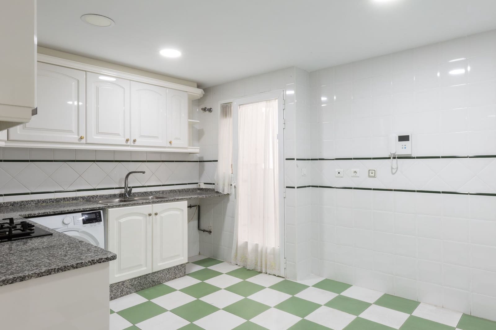 4 sypialnia Mieszkanie na sprzedaż w Miasto Walencja z garażem - 450 000 € (Ref: 9175353)