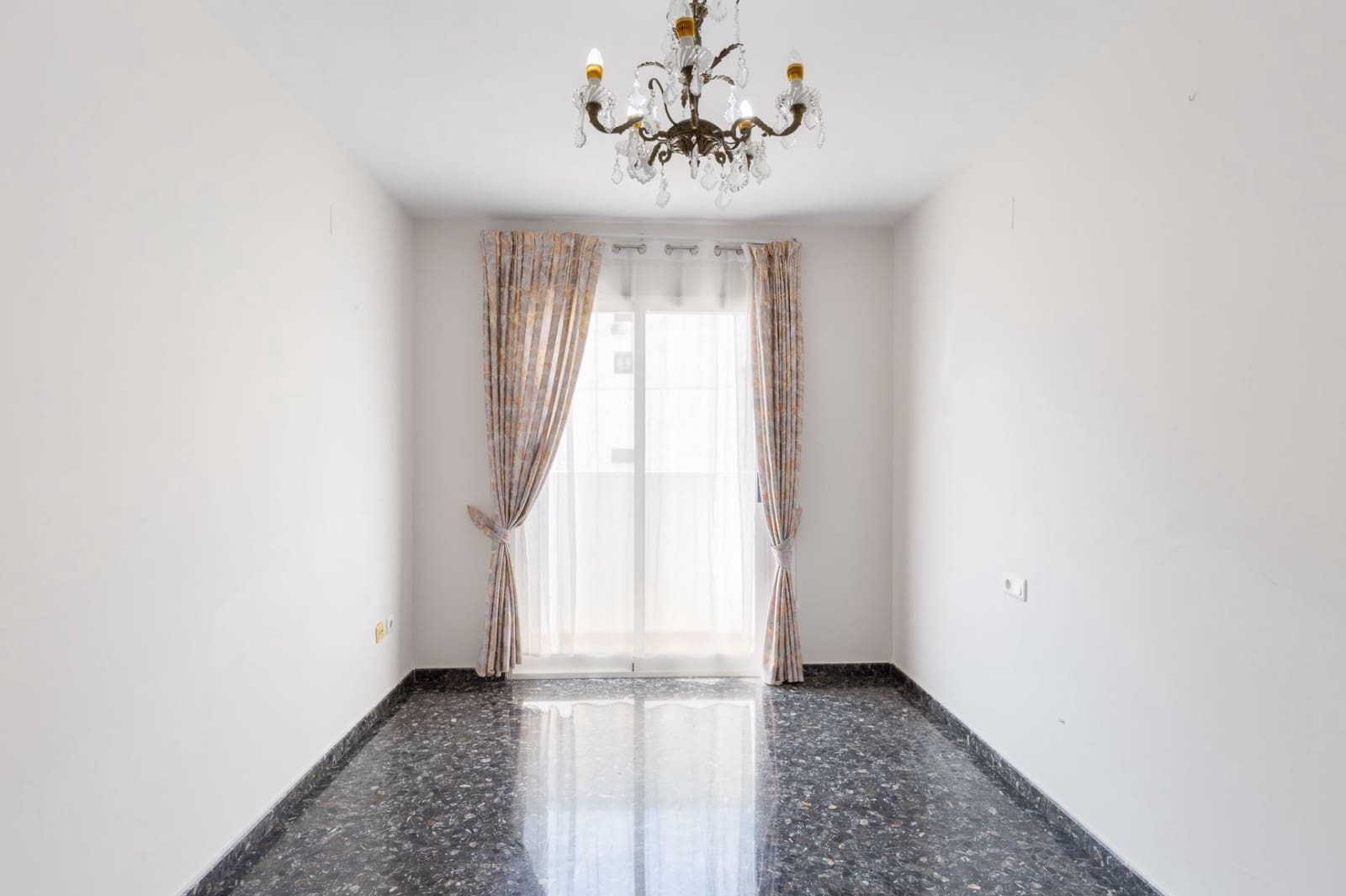 4 sypialnia Mieszkanie na sprzedaż w Miasto Walencja z garażem - 450 000 € (Ref: 9175353)