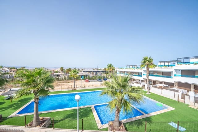 3 camera da letto Villetta Bifamiliare in vendita in Torrevieja con piscina garage - 315.000 € (Rif: 9175358)