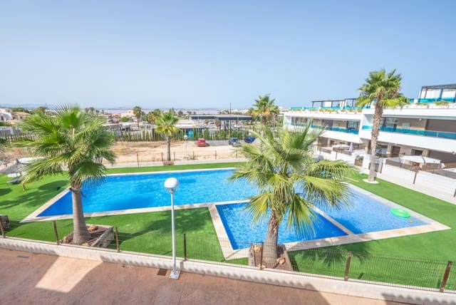 3 camera da letto Villetta Bifamiliare in vendita in Torrevieja con piscina garage - 315.000 € (Rif: 9175358)