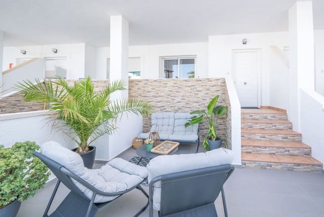 3 camera da letto Villetta Bifamiliare in vendita in Torrevieja con piscina garage - 315.000 € (Rif: 9175358)