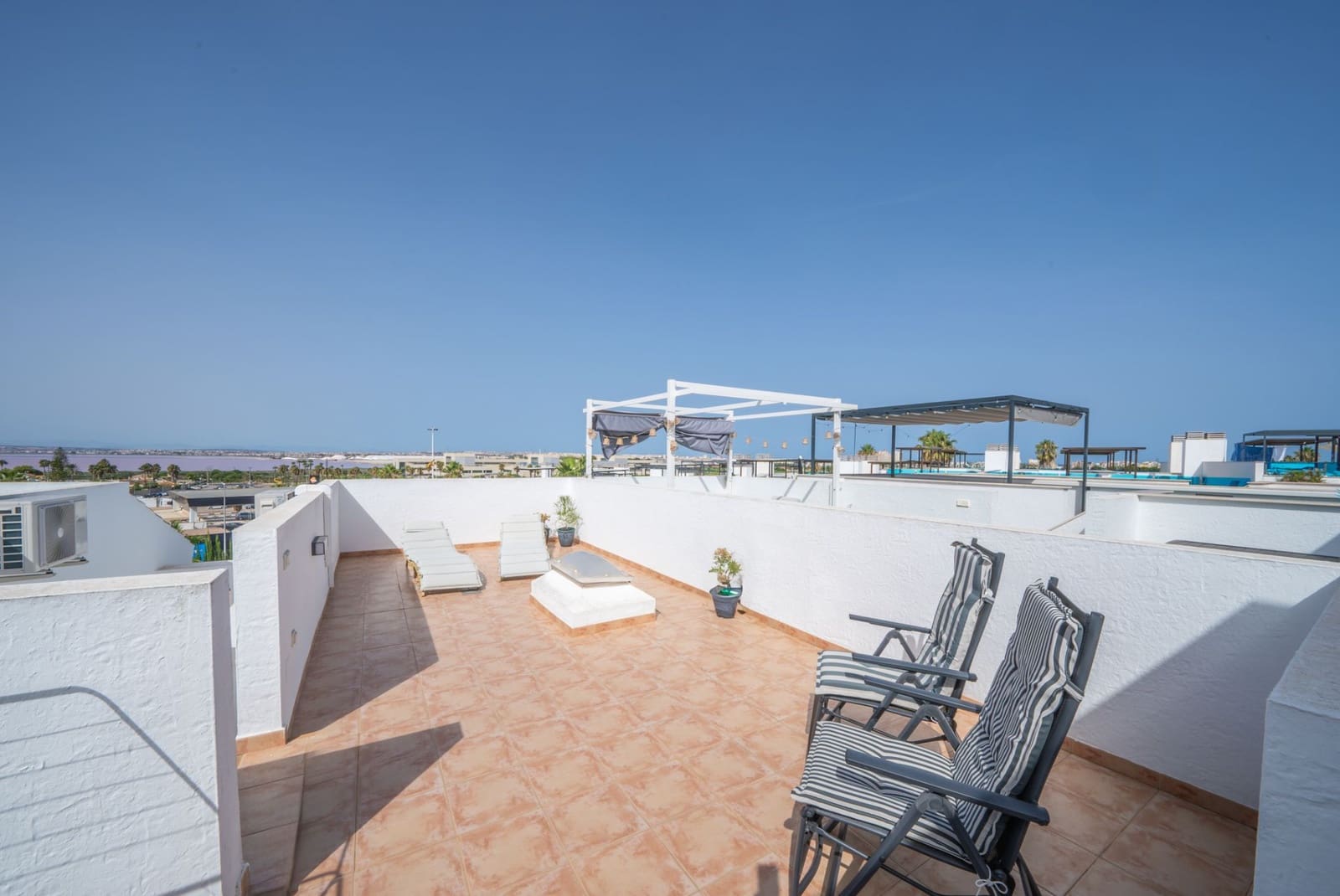 3 soveværelse Semi-Rækkehus til salg i Torrevieja med swimmingpool garage - € 315.000 (Ref: 9175358)