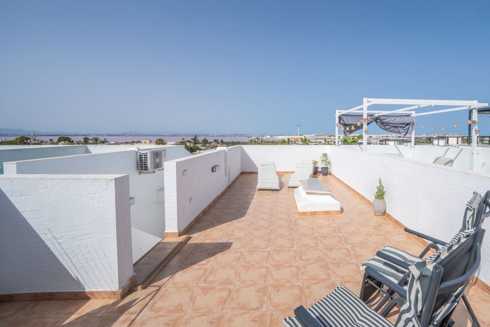 3 soveværelse Semi-Rækkehus til salg i Torrevieja med swimmingpool garage - € 315.000 (Ref: 9175358)
