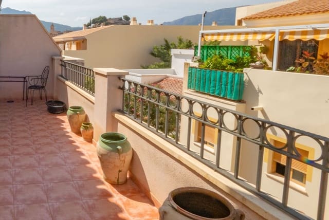 4 bedroom Villa for sale in La Nucia with garage - € 307,000 (Ref: 9175363)