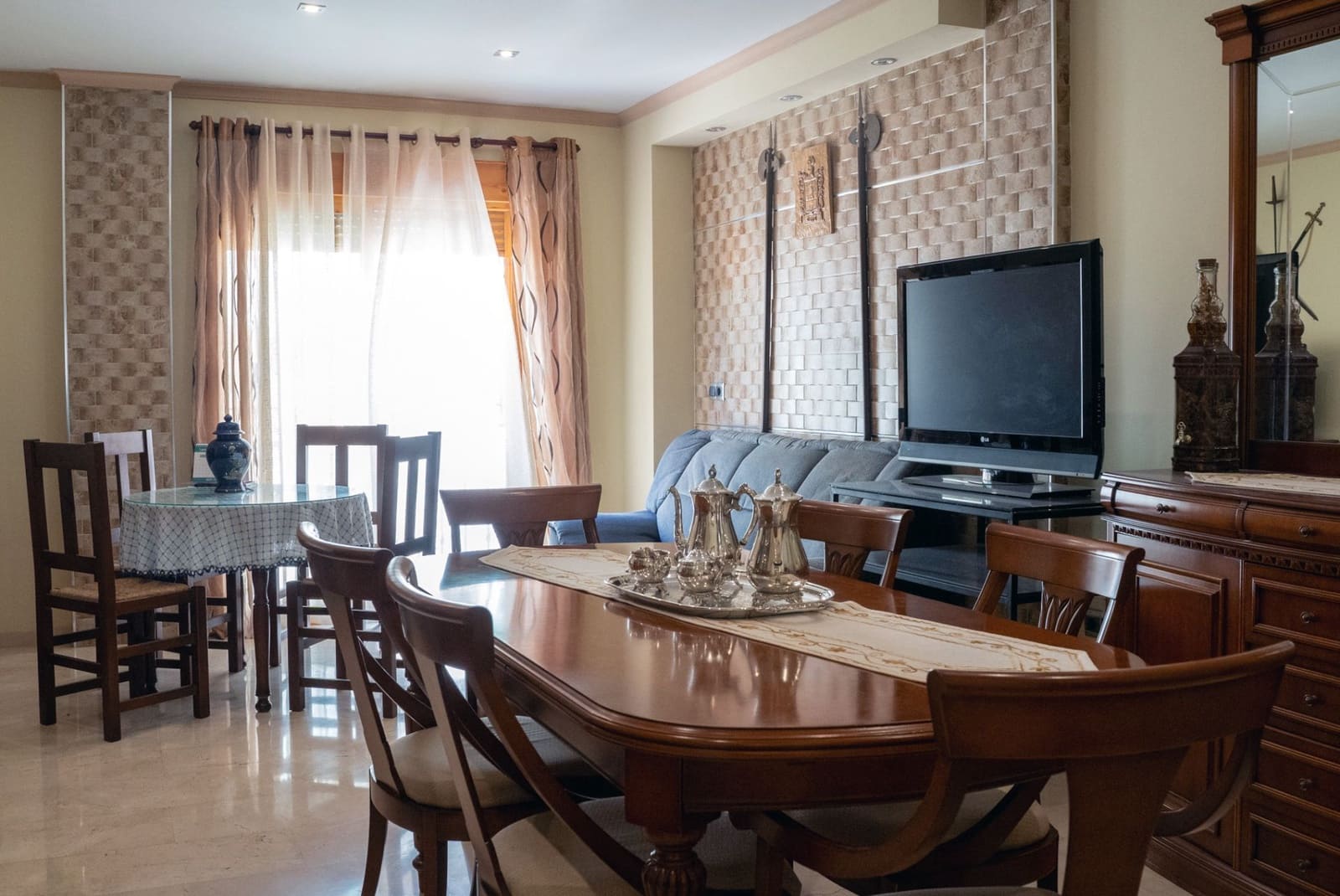 4 bedroom Villa for sale in La Nucia with garage - € 307,000 (Ref: 9175363)