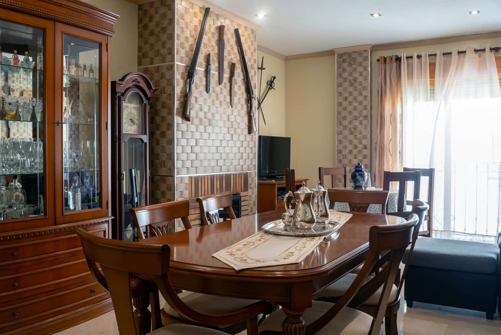 4 bedroom Villa for sale in La Nucia with garage - € 307,000 (Ref: 9175363)