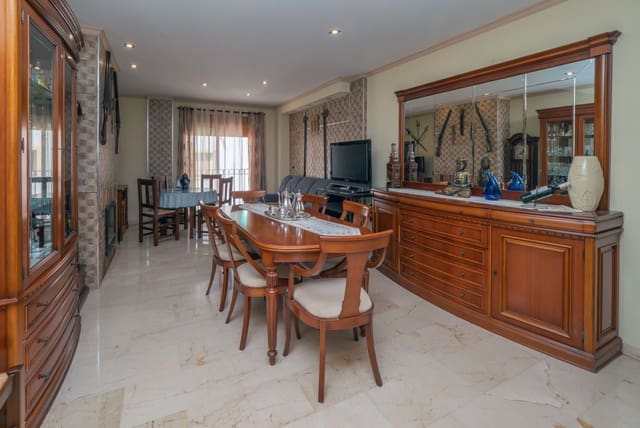 4 bedroom Villa for sale in La Nucia with garage - € 307,000 (Ref: 9175363)