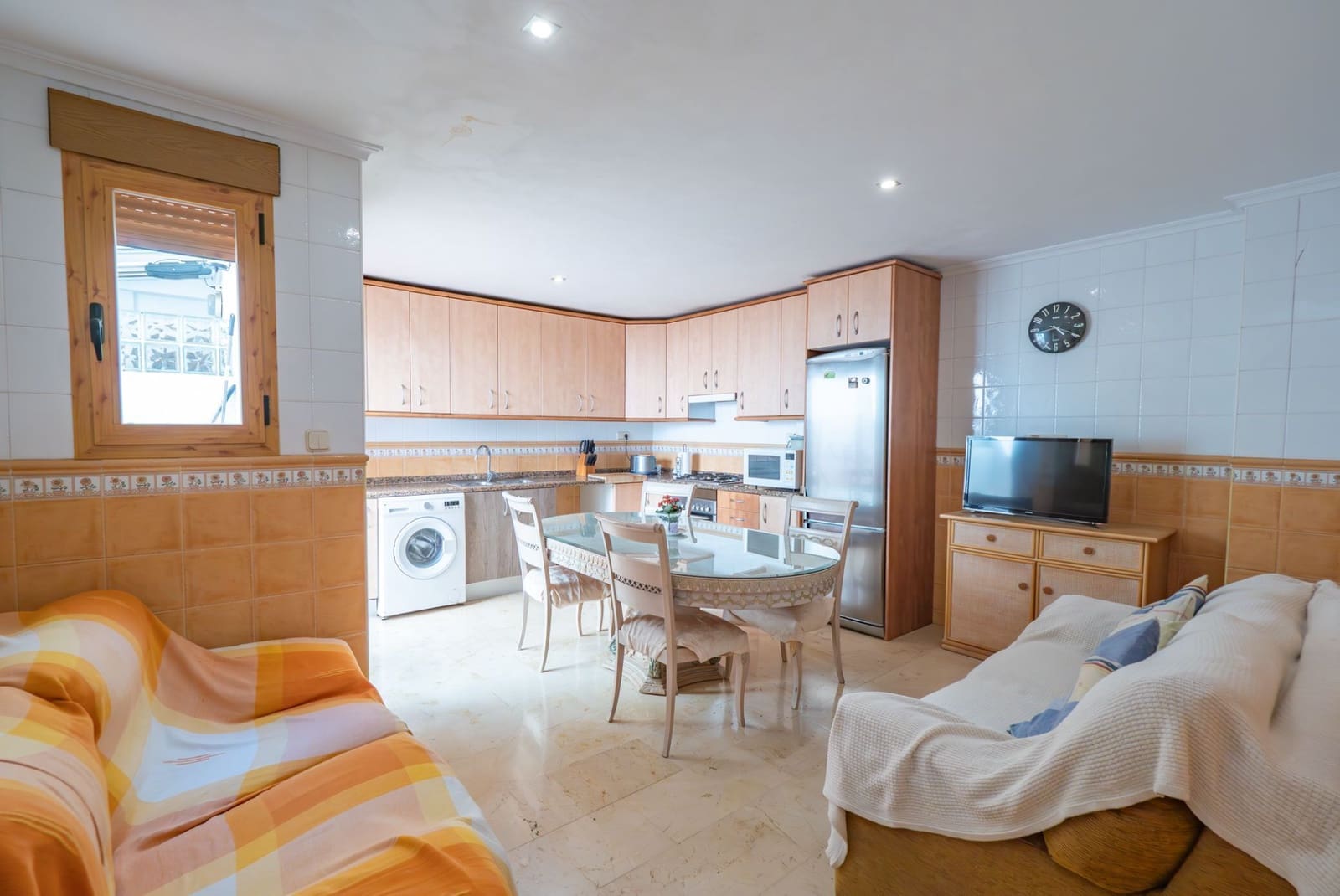 4 bedroom Villa for sale in La Nucia with garage - € 307,000 (Ref: 9175363)