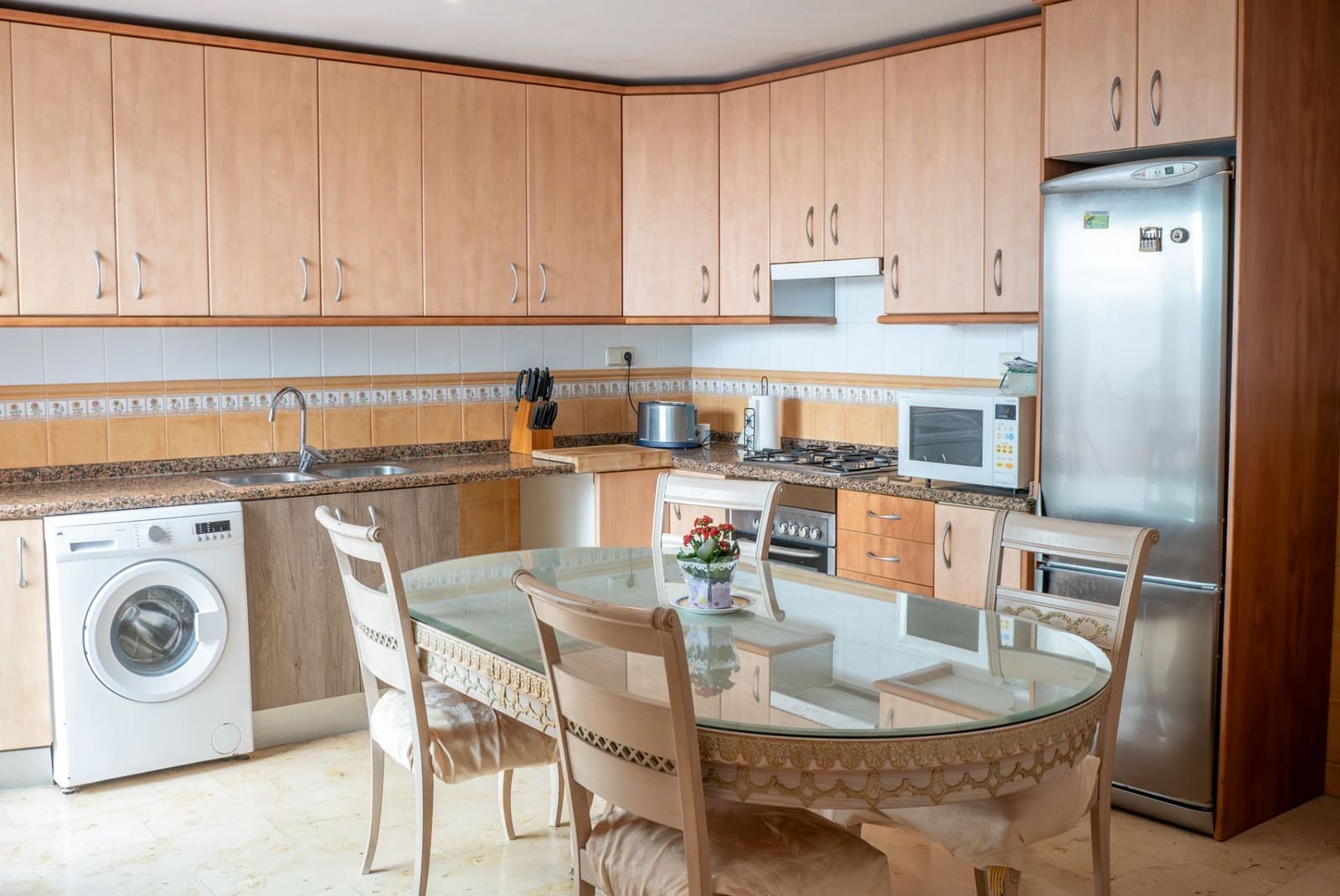 4 bedroom Villa for sale in La Nucia with garage - € 307,000 (Ref: 9175363)