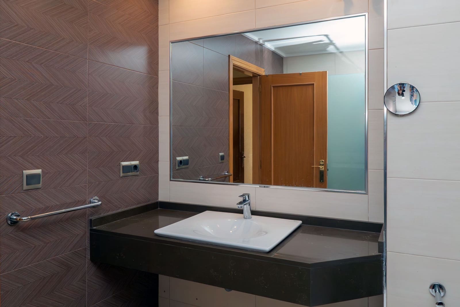 4 bedroom Villa for sale in La Nucia with garage - € 307,000 (Ref: 9175363)