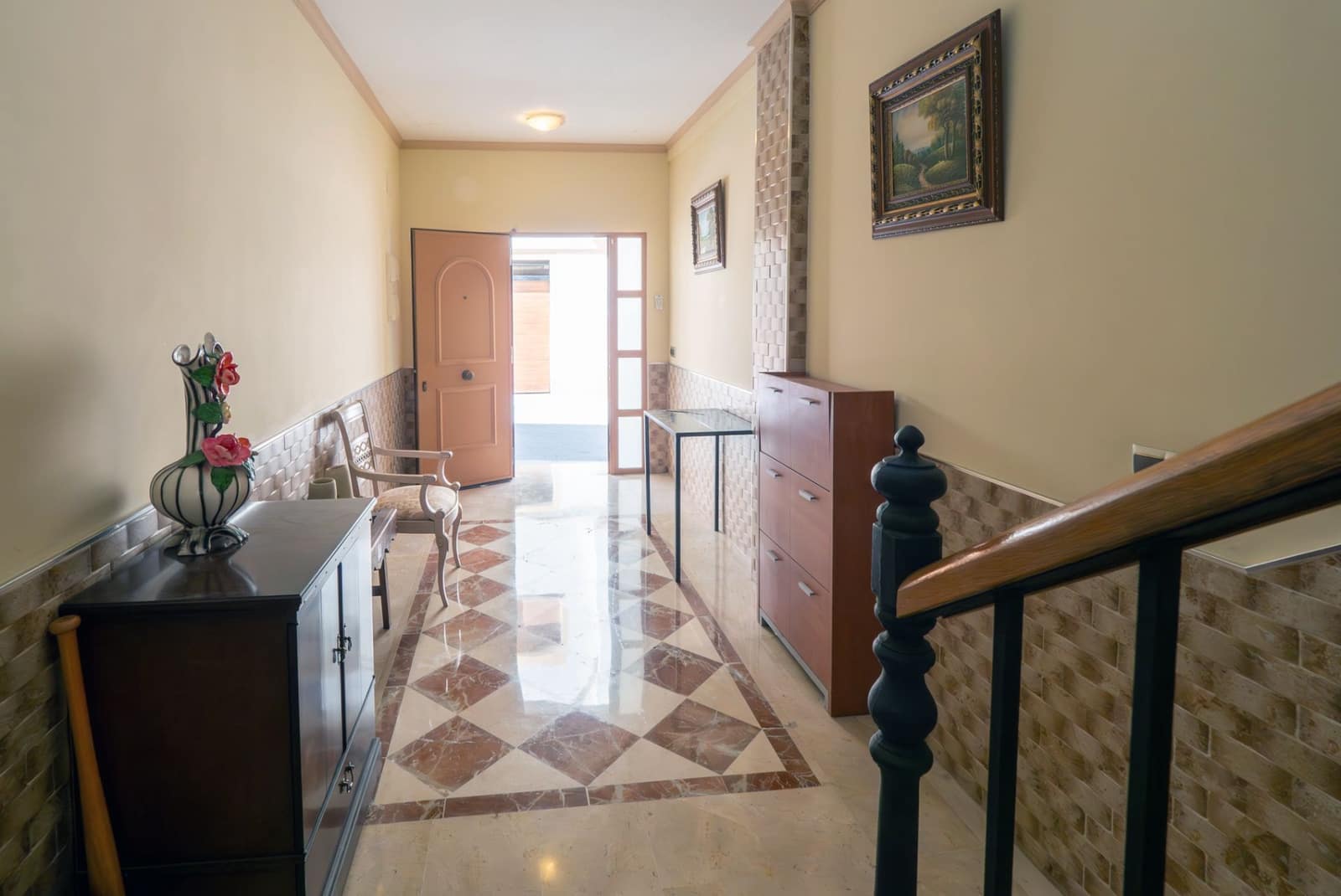 4 bedroom Villa for sale in La Nucia with garage - € 307,000 (Ref: 9175363)