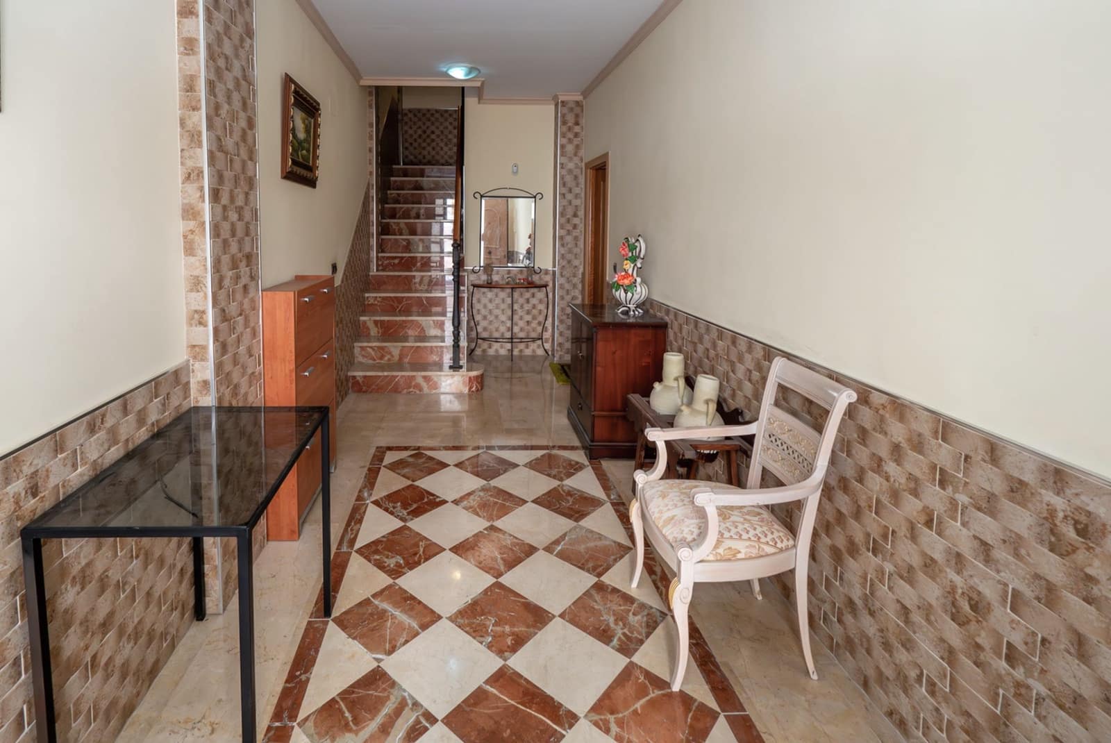 4 bedroom Villa for sale in La Nucia with garage - € 307,000 (Ref: 9175363)