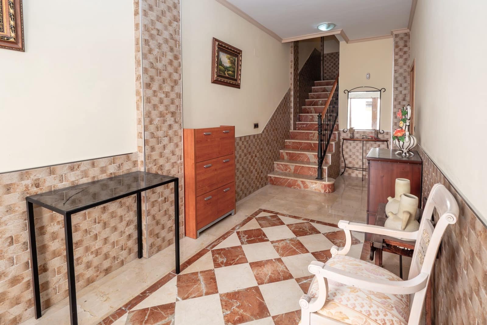 4 bedroom Villa for sale in La Nucia with garage - € 307,000 (Ref: 9175363)