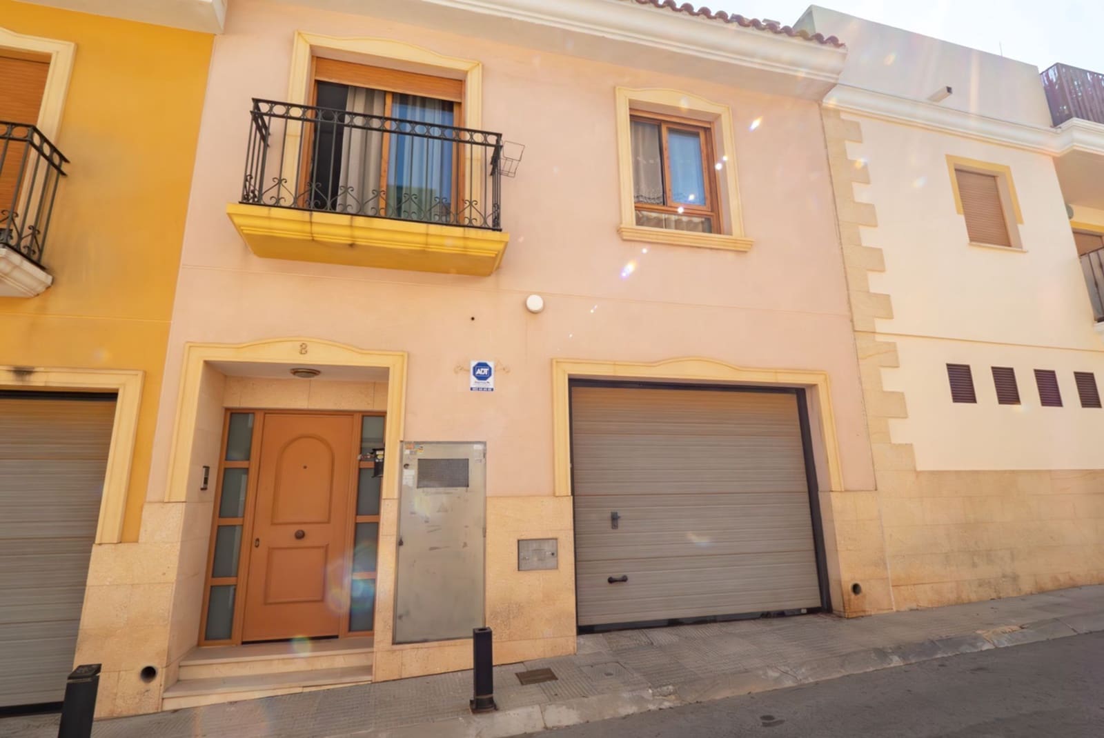 4 bedroom Villa for sale in La Nucia with garage - € 307,000 (Ref: 9175363)