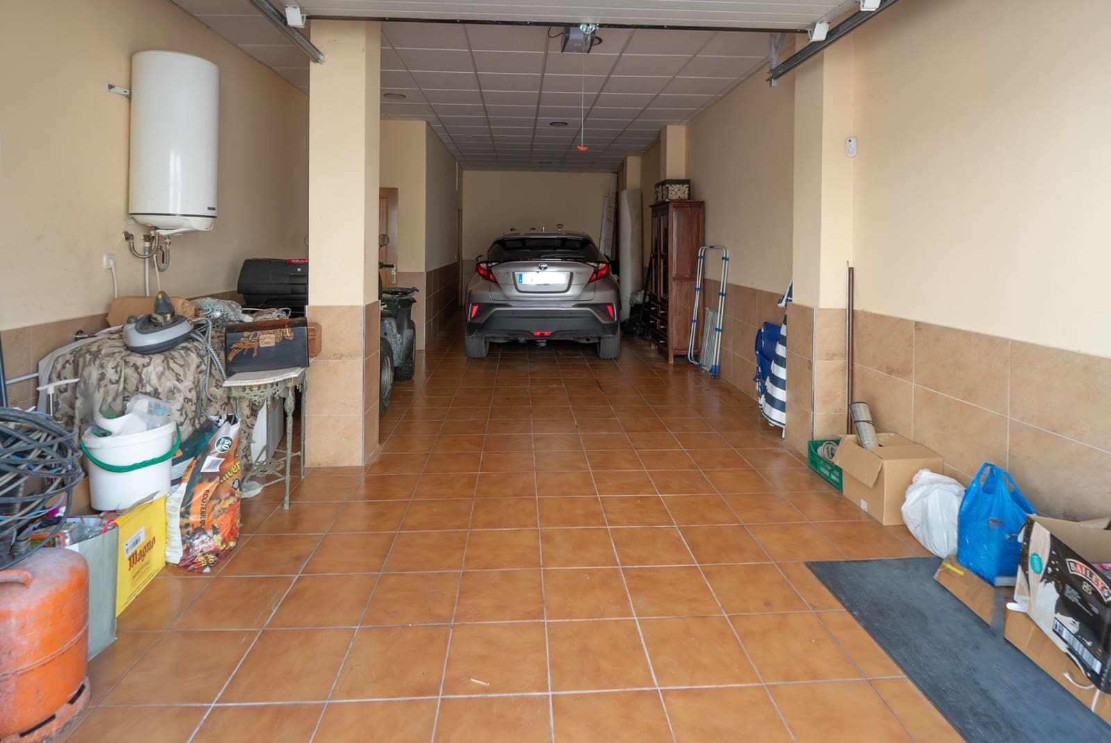 4 bedroom Villa for sale in La Nucia with garage - € 307,000 (Ref: 9175363)