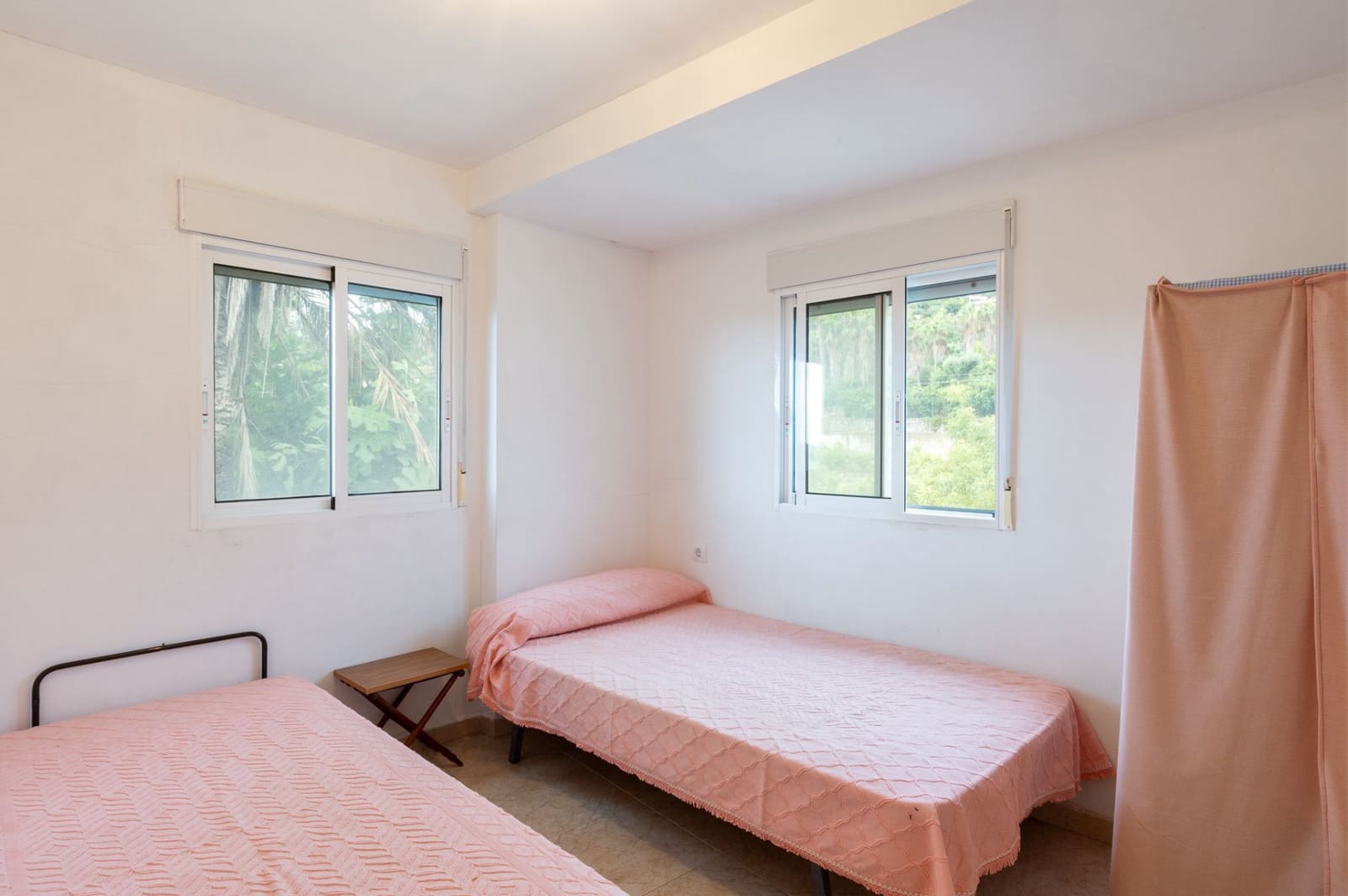 8 bedroom Villa for sale in Pego with garage - € 435,000 (Ref: 9175364)