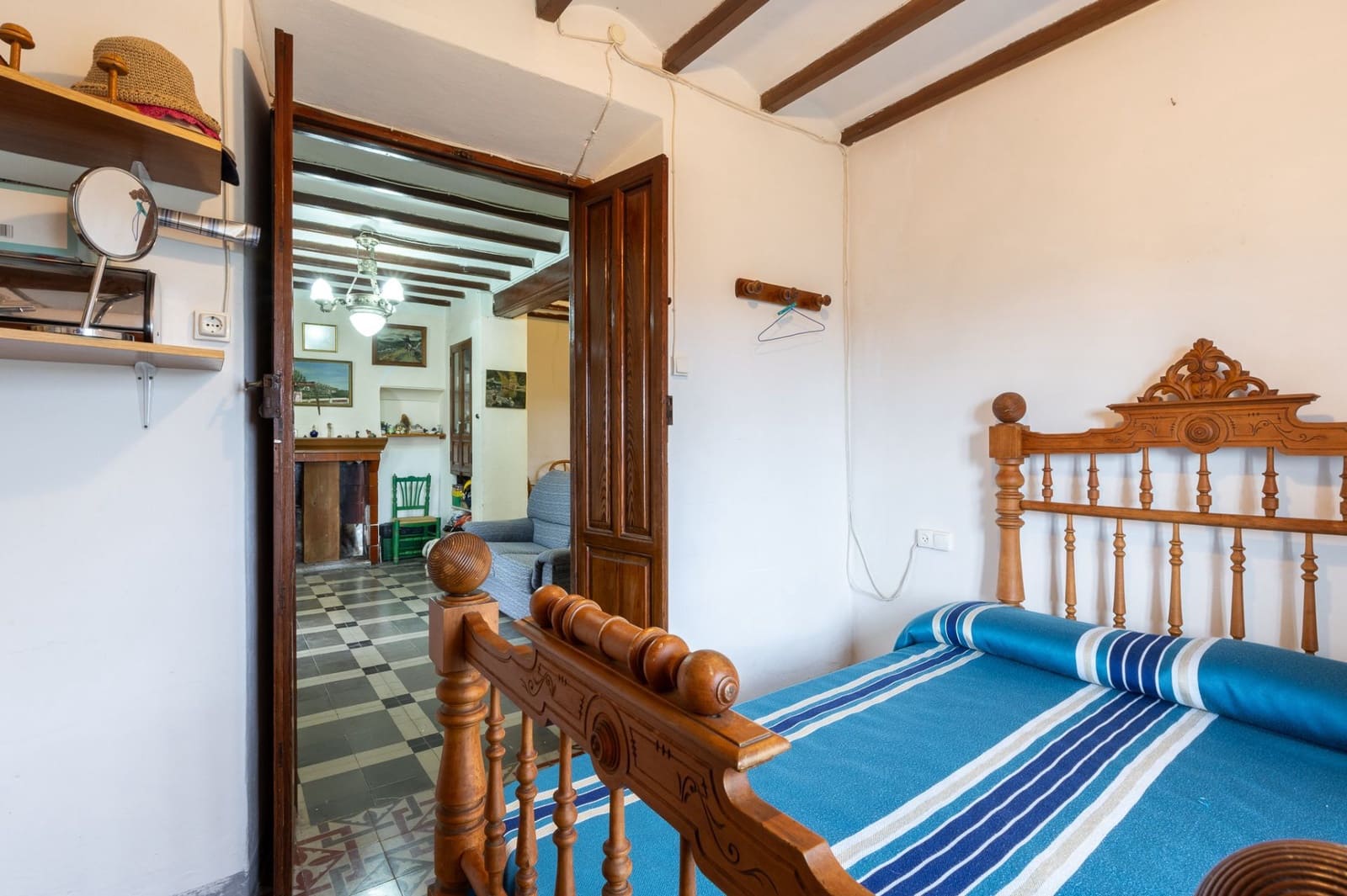 8 bedroom Villa for sale in Pego with garage - € 435,000 (Ref: 9175364)