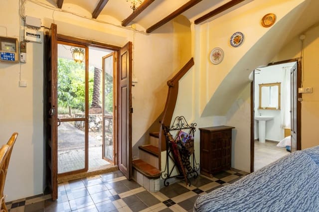 8 bedroom Villa for sale in Pego with garage - € 435,000 (Ref: 9175364)