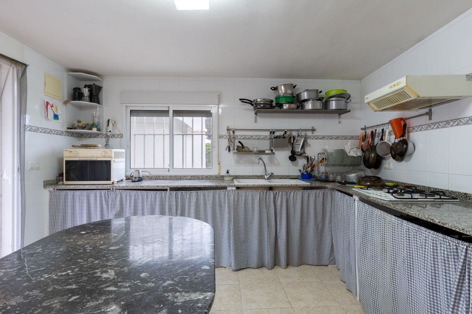 8 bedroom Villa for sale in Pego with garage - € 435,000 (Ref: 9175364)