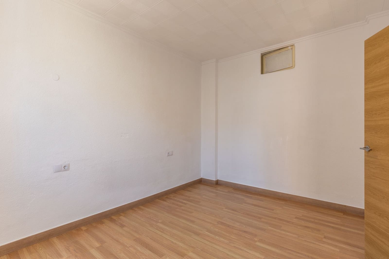 6 sovrum Villa till salu i Valencia stad - 198 000 € (Ref: 9175365)