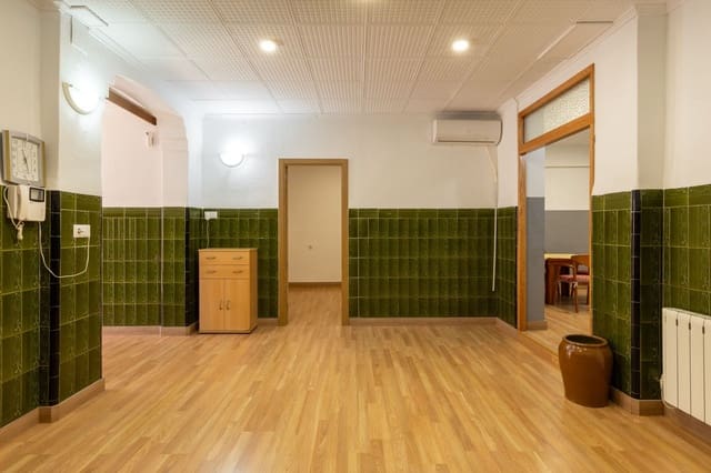 6 soverom Villa til salgs i Valencia by - € 198 000 (Ref: 9175365)