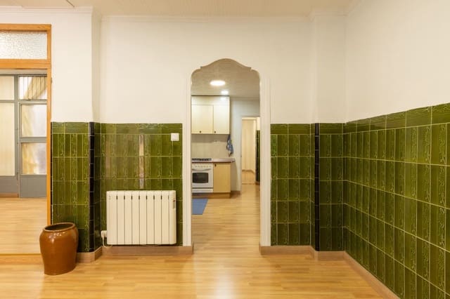 6 soverom Villa til salgs i Valencia by - € 198 000 (Ref: 9175365)