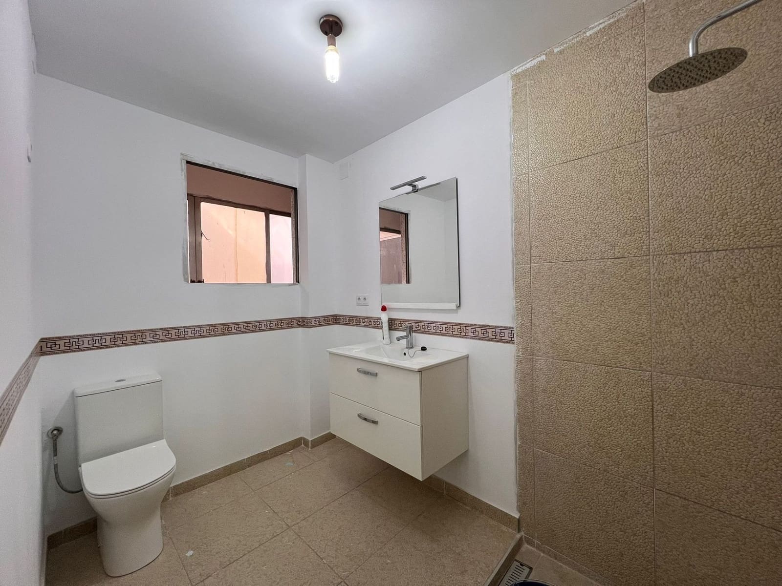 6 sovrum Villa till salu i Valencia stad - 198 000 € (Ref: 9175365)