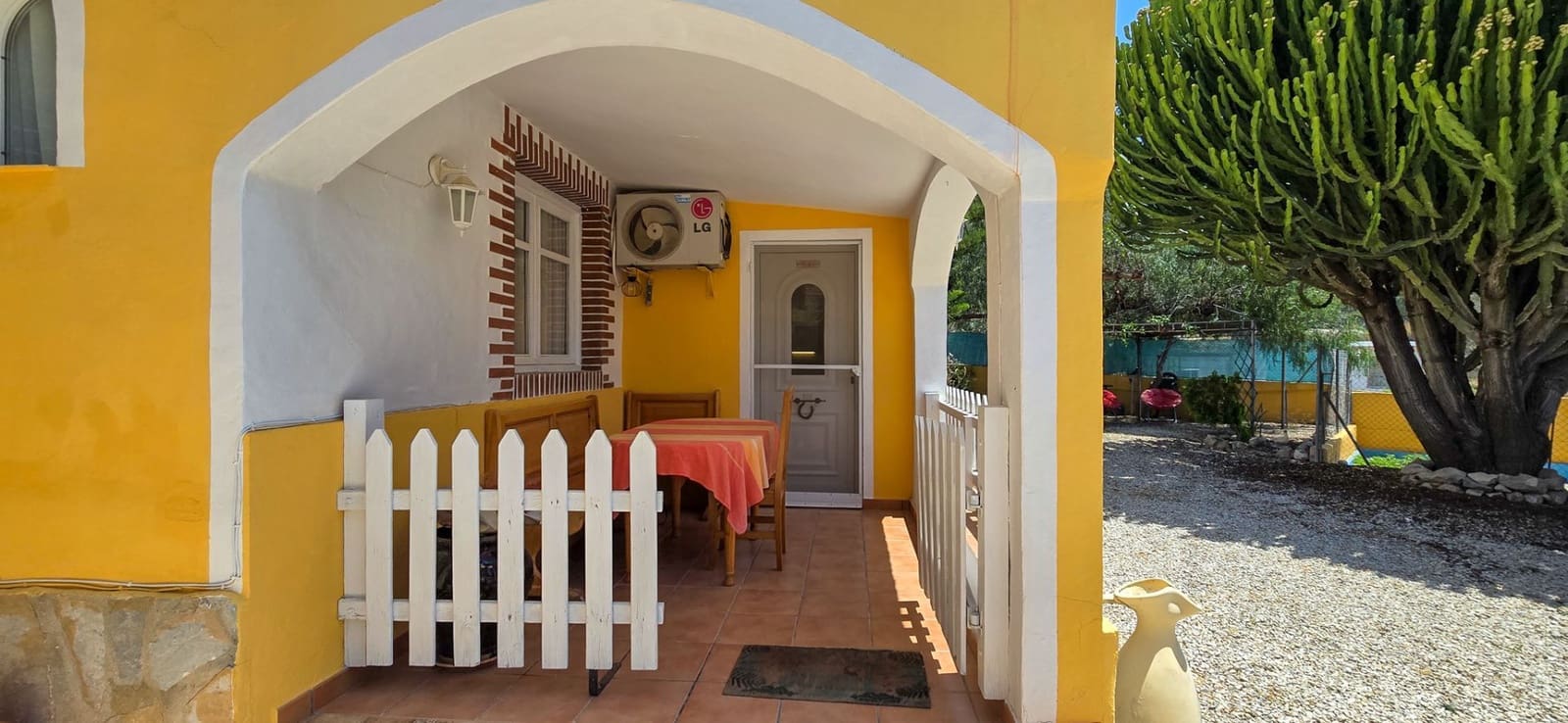 4 soveværelse Villa til salg i Busot med swimmingpool garage - € 413.000 (Ref: 9175367)