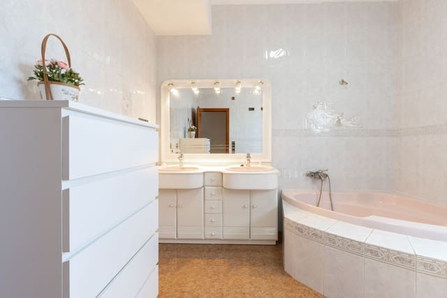 5 chambre Villa/Maison à vendre à Navarrés avec garage - 375 000 € (Ref: 9175370)