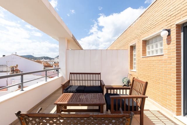 4 bedroom Semi-detached Villa for sale in Gandia with garage - € 275,000 (Ref: 9175373)