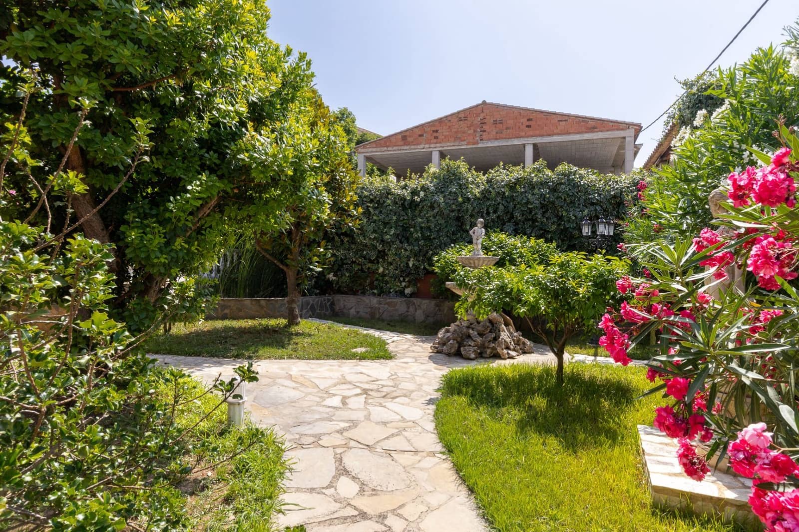 5 soverom Villa til salgs i Valencia by med svømmebasseng garasje - € 535 000 (Ref: 9175375)