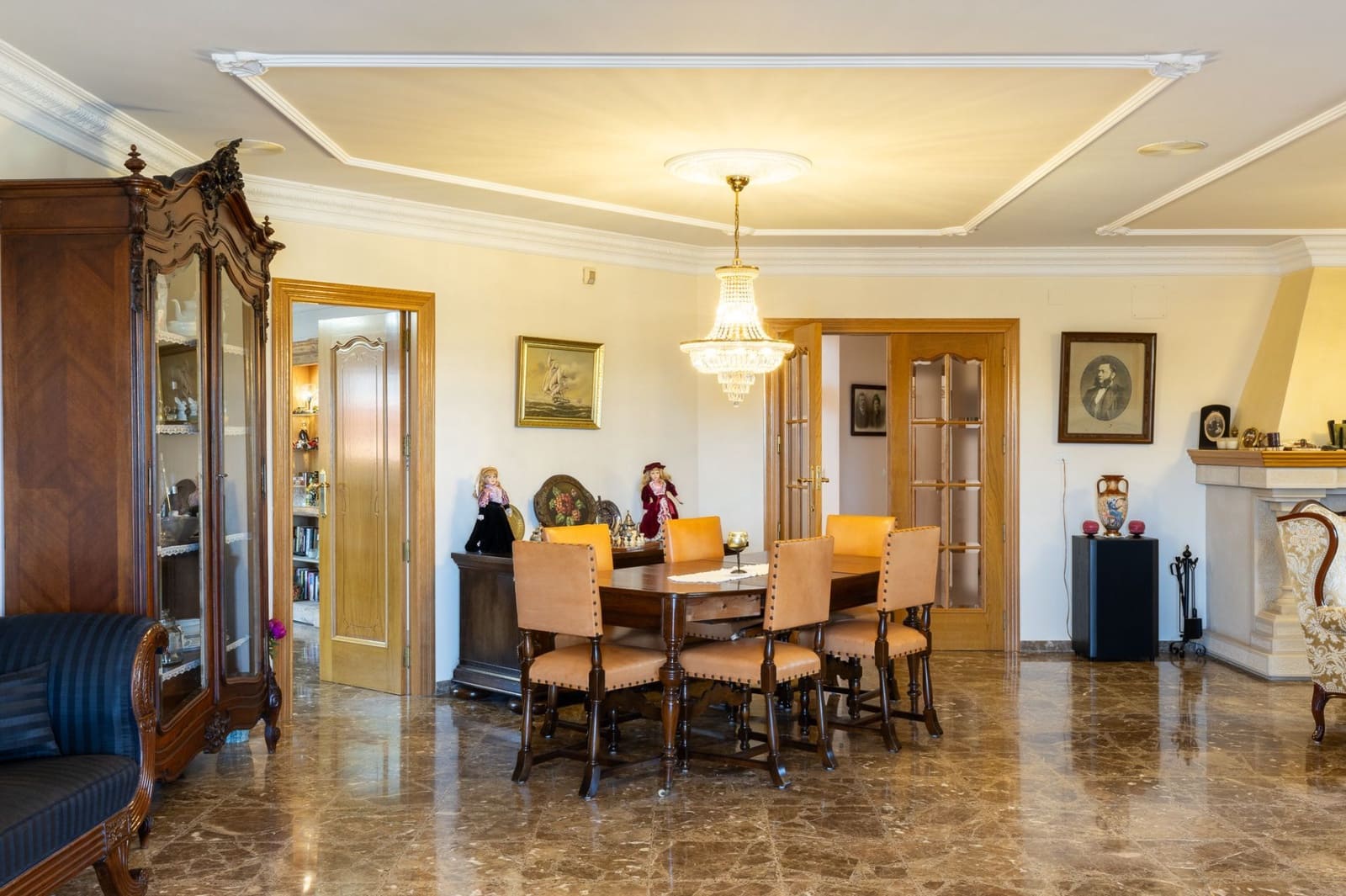 5 soverom Villa til salgs i Valencia by med svømmebasseng garasje - € 535 000 (Ref: 9175375)