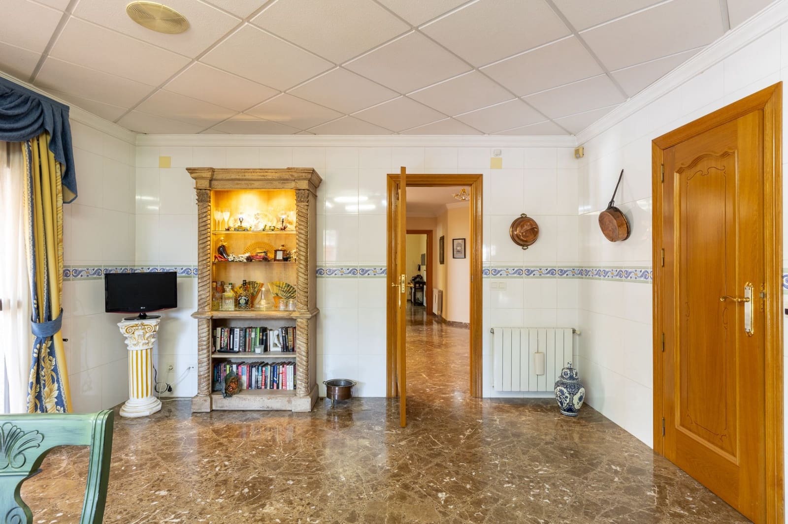 5 soverom Villa til salgs i Valencia by med svømmebasseng garasje - € 535 000 (Ref: 9175375)