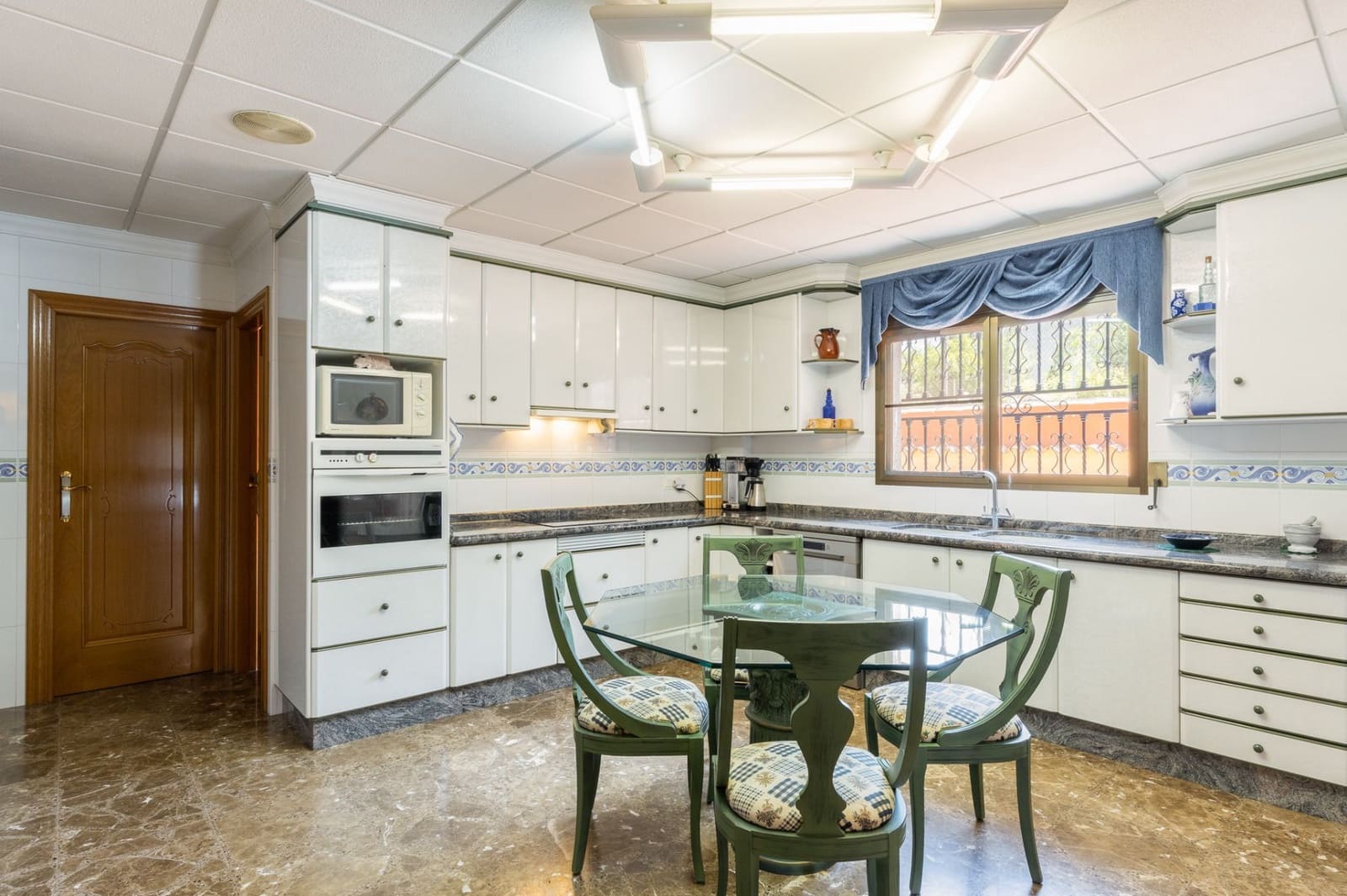 5 soverom Villa til salgs i Valencia by med svømmebasseng garasje - € 535 000 (Ref: 9175375)