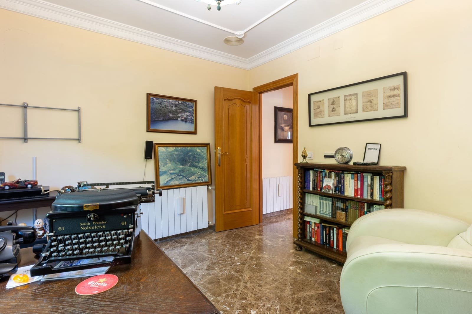 5 soverom Villa til salgs i Valencia by med svømmebasseng garasje - € 535 000 (Ref: 9175375)