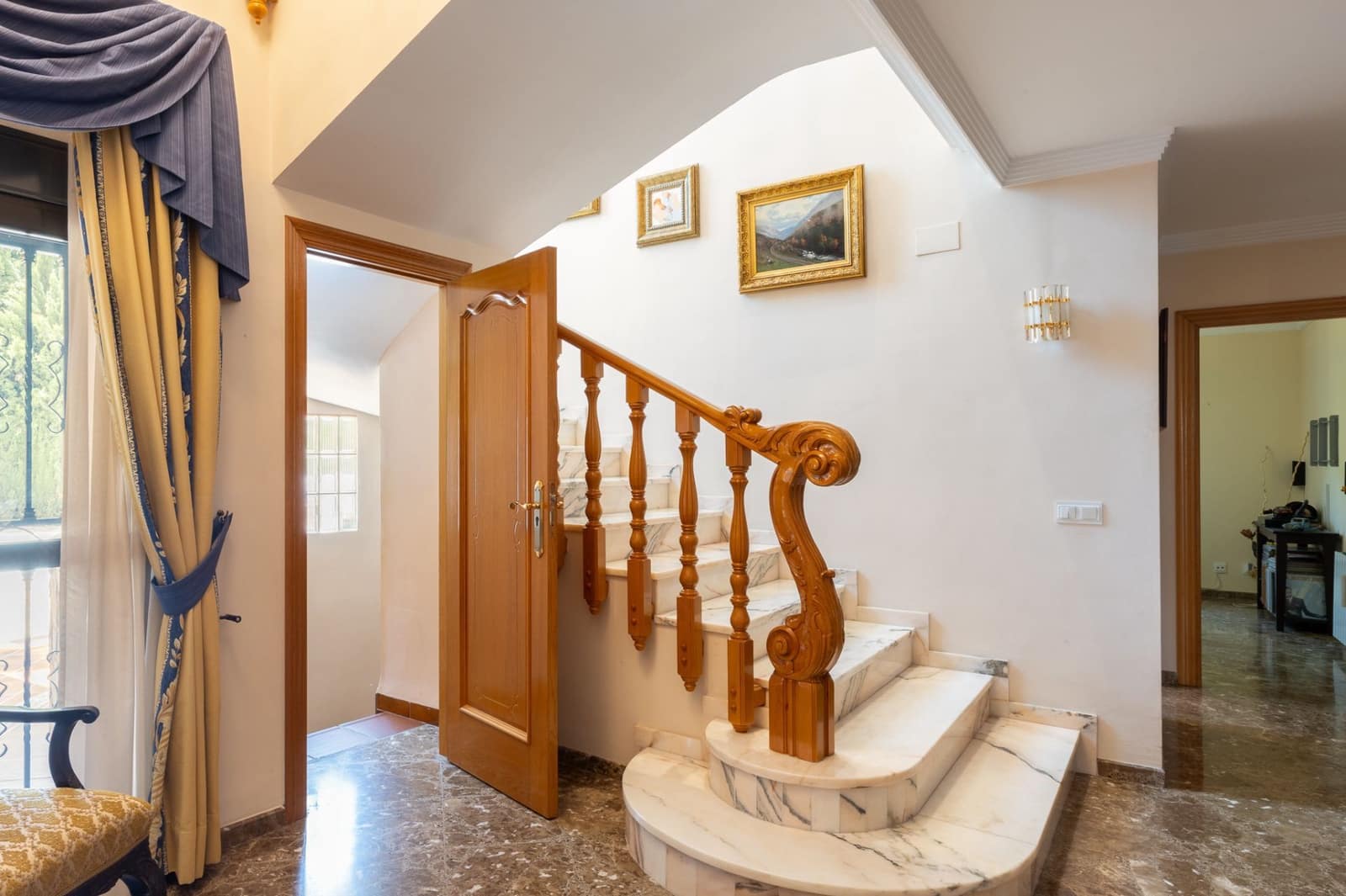 5 soverom Villa til salgs i Valencia by med svømmebasseng garasje - € 535 000 (Ref: 9175375)