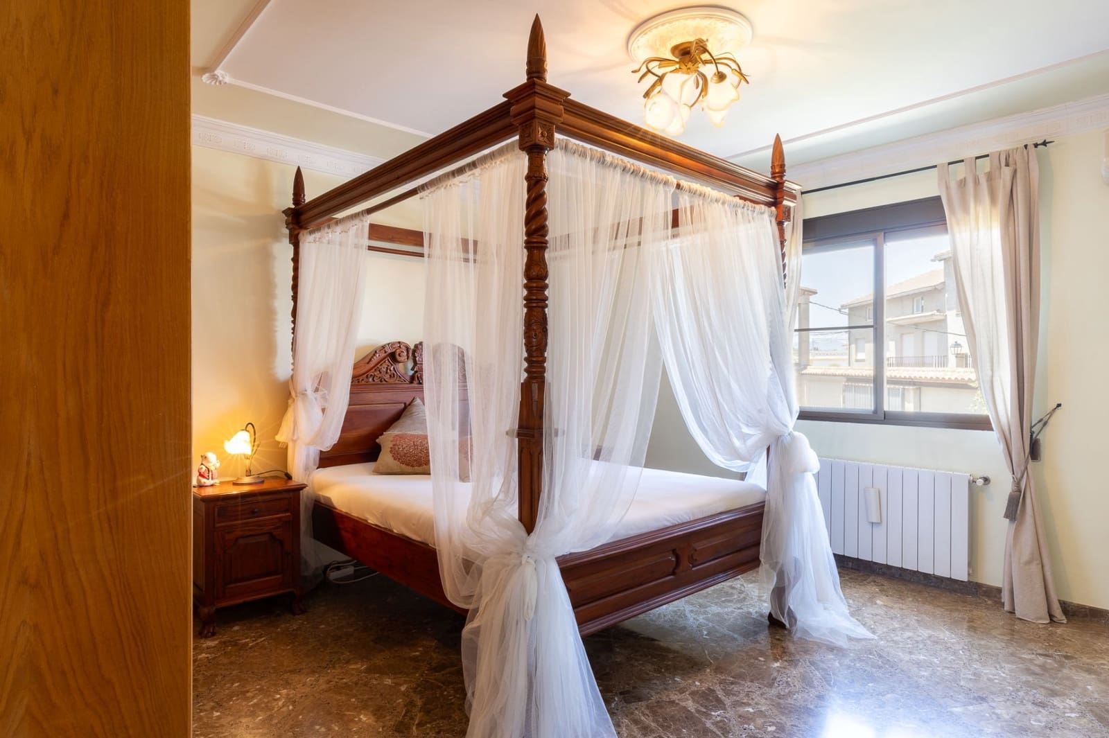 5 soverom Villa til salgs i Valencia by med svømmebasseng garasje - € 535 000 (Ref: 9175375)