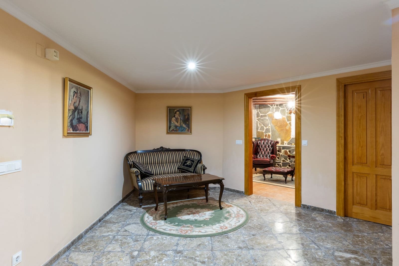 5 soverom Villa til salgs i Valencia by med svømmebasseng garasje - € 535 000 (Ref: 9175375)