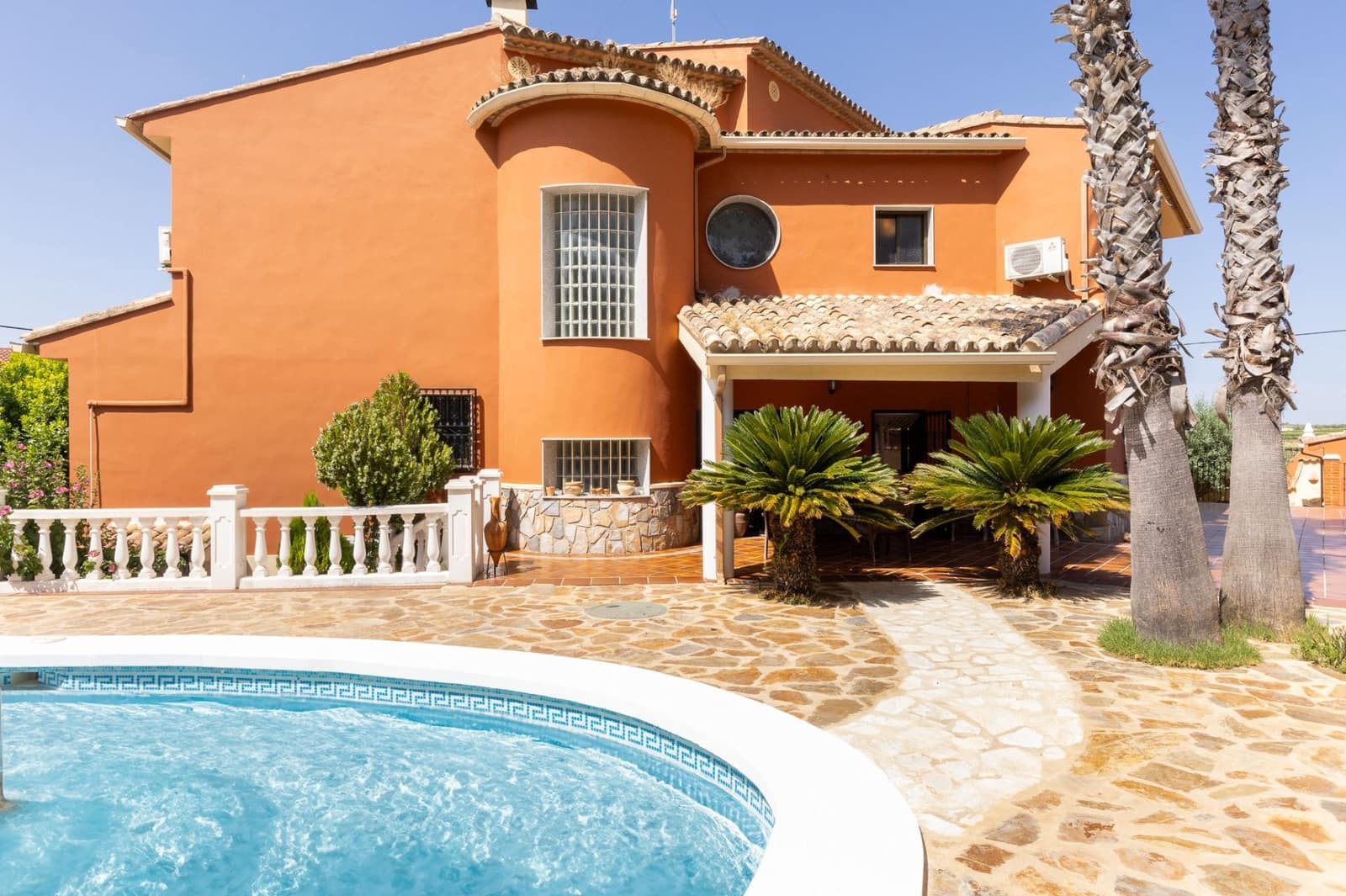 5 soverom Villa til salgs i Valencia by med svømmebasseng garasje - € 535 000 (Ref: 9175375)