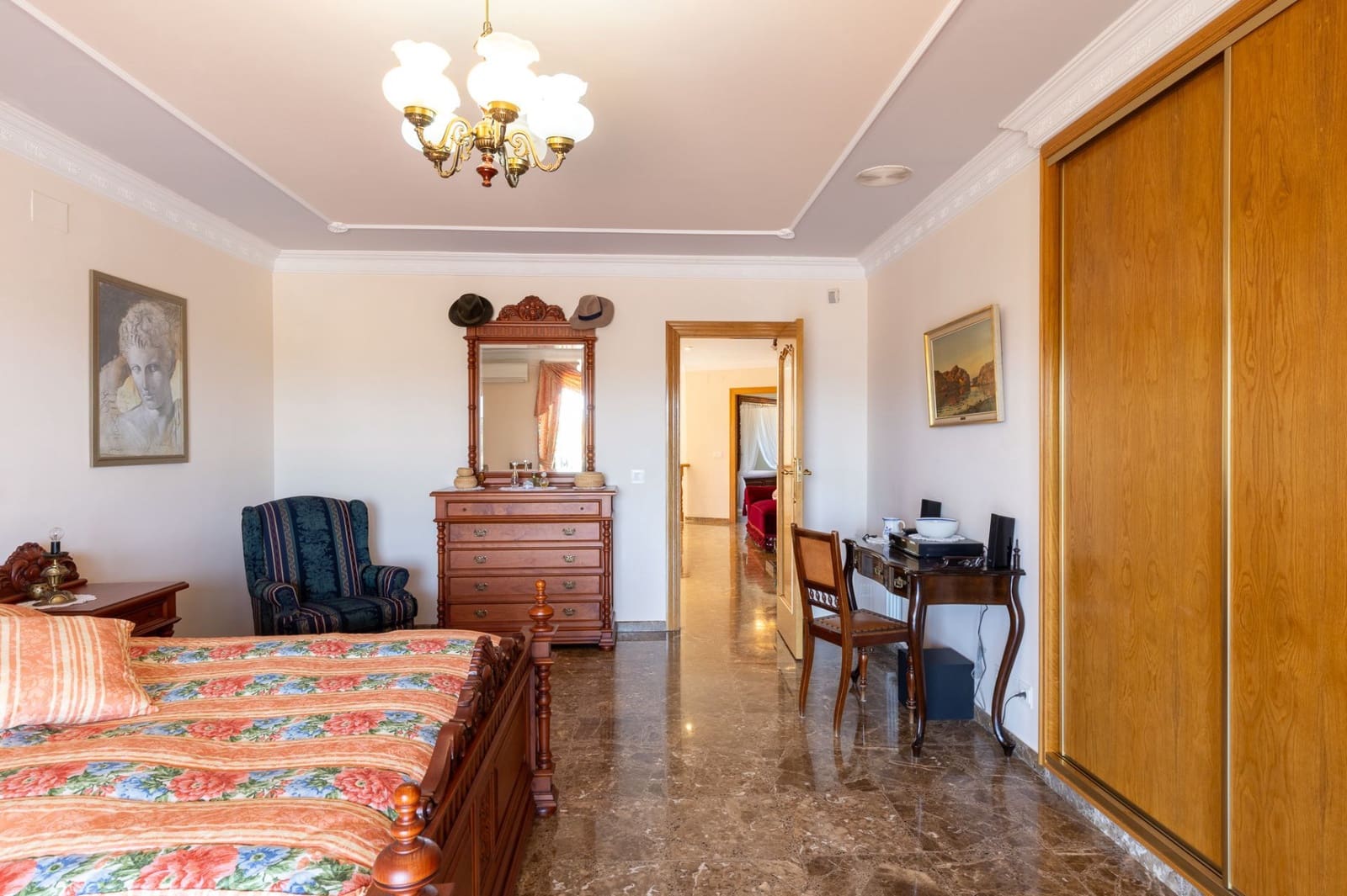 5 soverom Villa til salgs i Valencia by med svømmebasseng garasje - € 535 000 (Ref: 9175375)