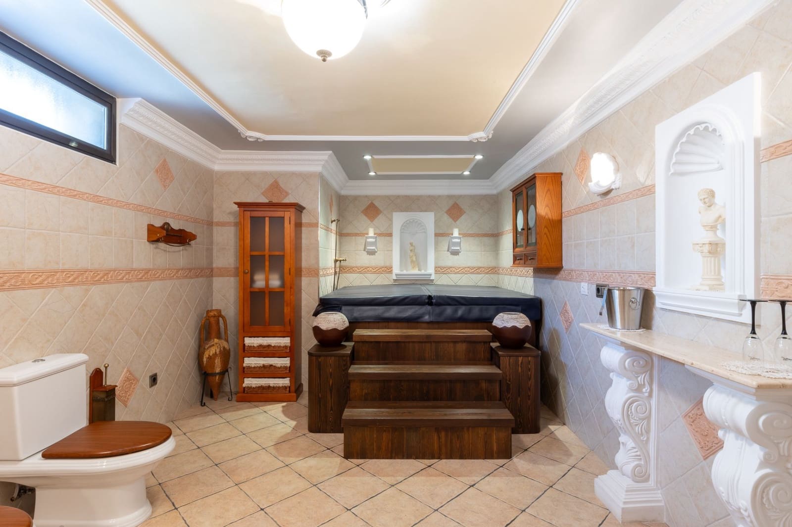 5 soverom Villa til salgs i Valencia by med svømmebasseng garasje - € 535 000 (Ref: 9175375)