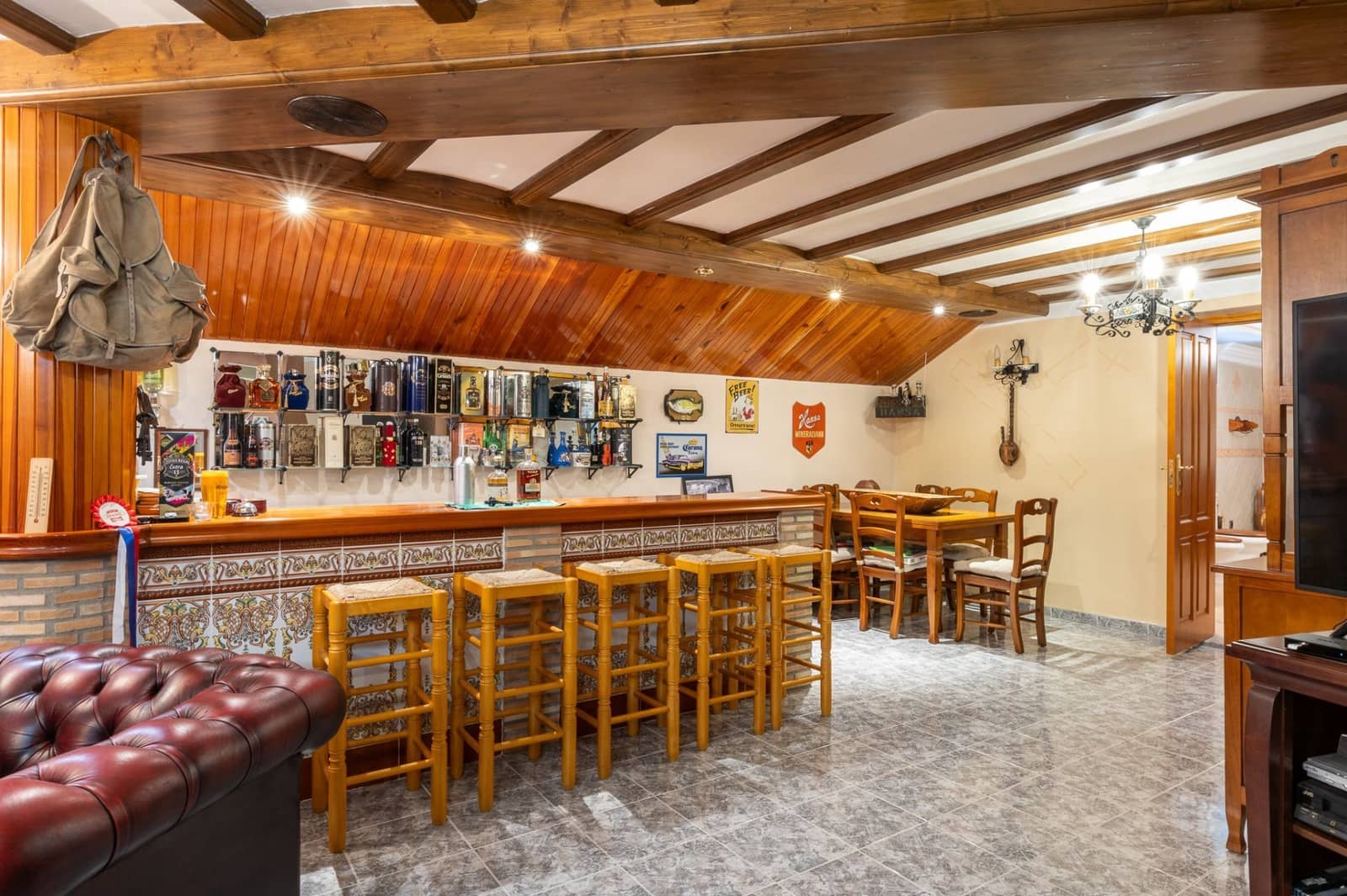 5 soverom Villa til salgs i Valencia by med svømmebasseng garasje - € 535 000 (Ref: 9175375)