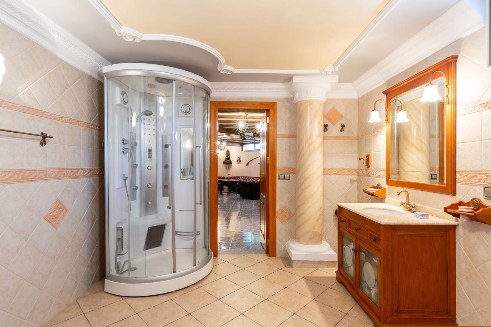 5 soverom Villa til salgs i Valencia by med svømmebasseng garasje - € 535 000 (Ref: 9175375)