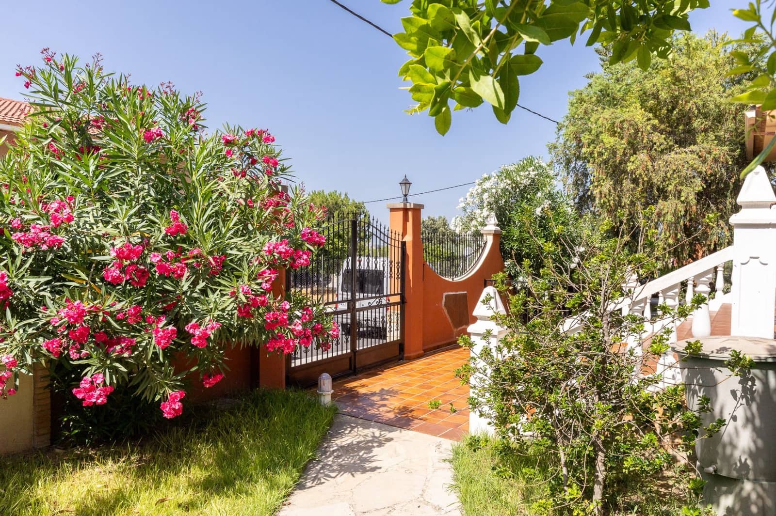 5 soverom Villa til salgs i Valencia by med svømmebasseng garasje - € 535 000 (Ref: 9175375)