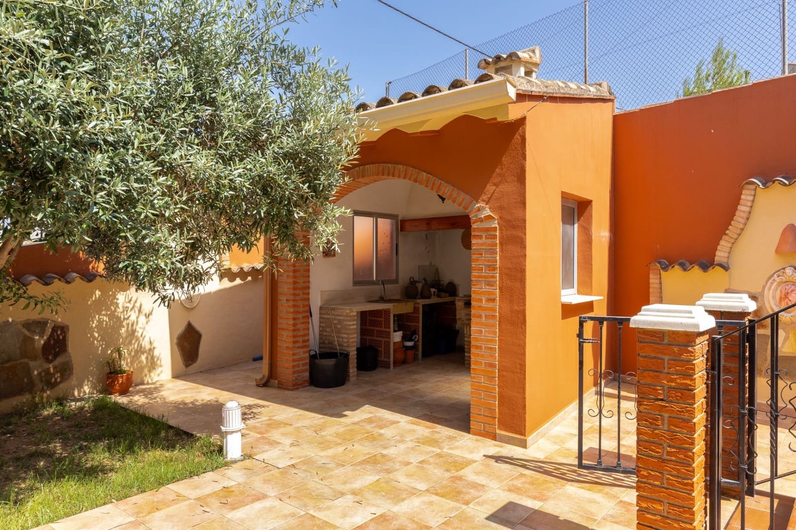 5 soverom Villa til salgs i Valencia by med svømmebasseng garasje - € 535 000 (Ref: 9175375)