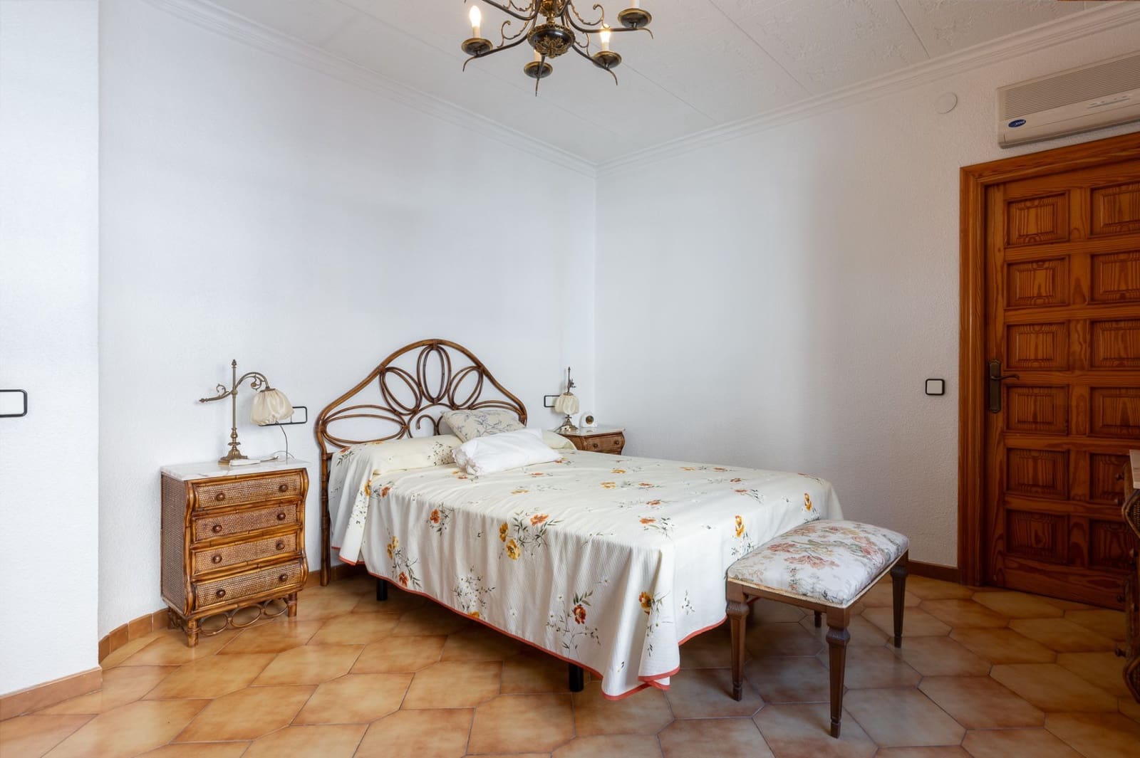 5 Zimmer Villa zu verkaufen in Moixent mit Garage - 395.000 € (Ref: 9175376)