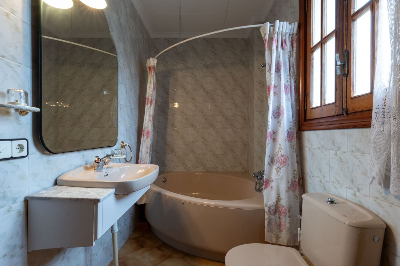 5 Zimmer Villa zu verkaufen in Moixent mit Garage - 395.000 € (Ref: 9175376)